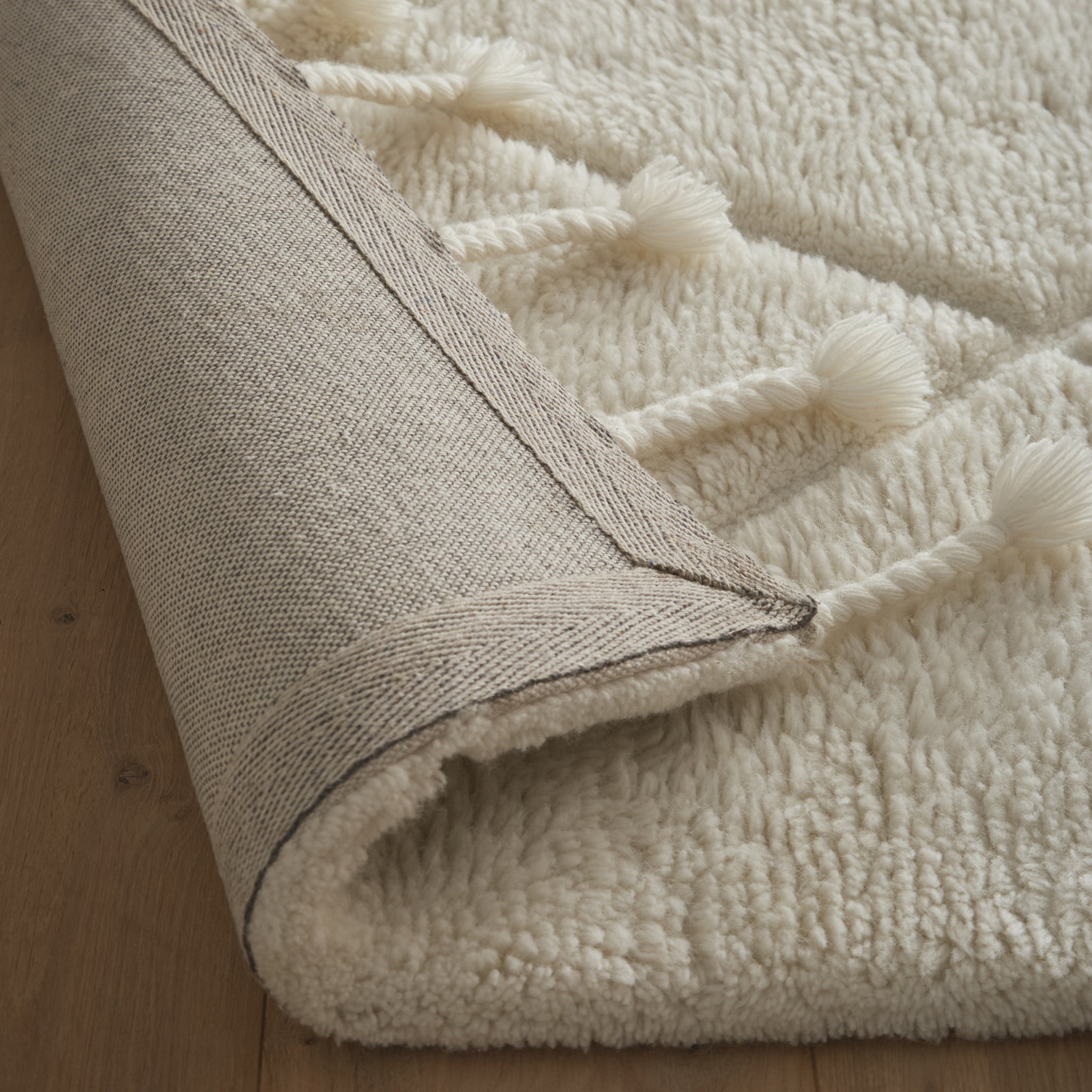 Berber Diamond rug- 100% shaggy wool rug in Ivory with a geometric design.