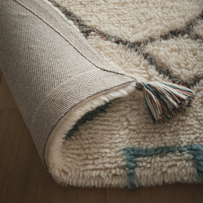 Berber Knotted Chain Rug- 100% wool hand-tufted rug in Ivory with a geometric pattern.