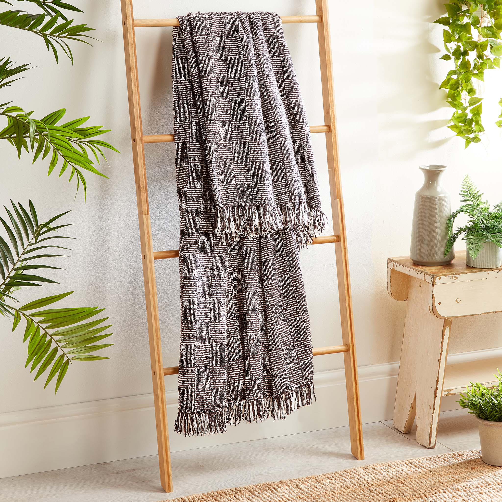 Crosshatch Throw Black 2