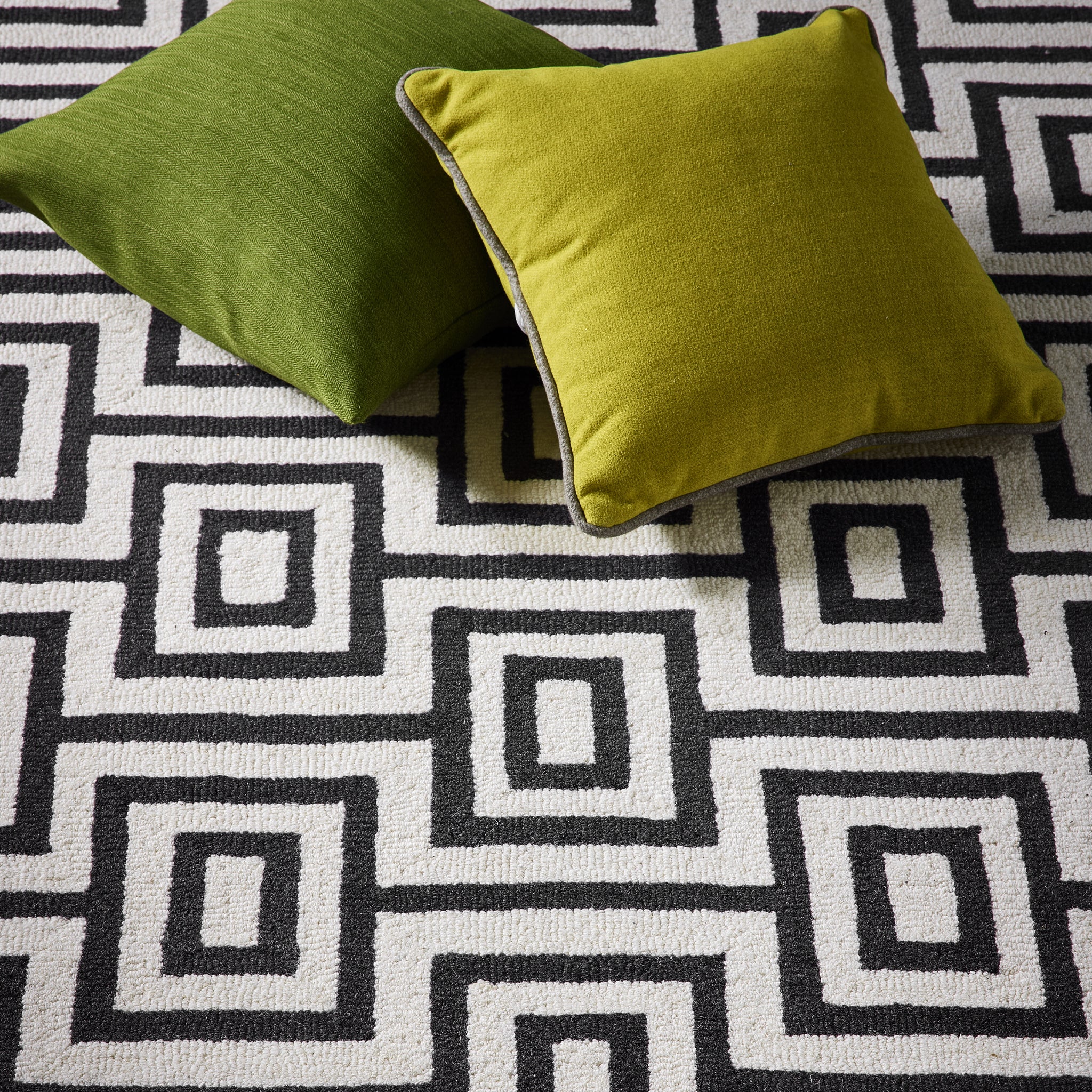 Labyrinth Rug- 100% Wool Loop Pile rug in Black and White with a 3D geometric pattern 5
