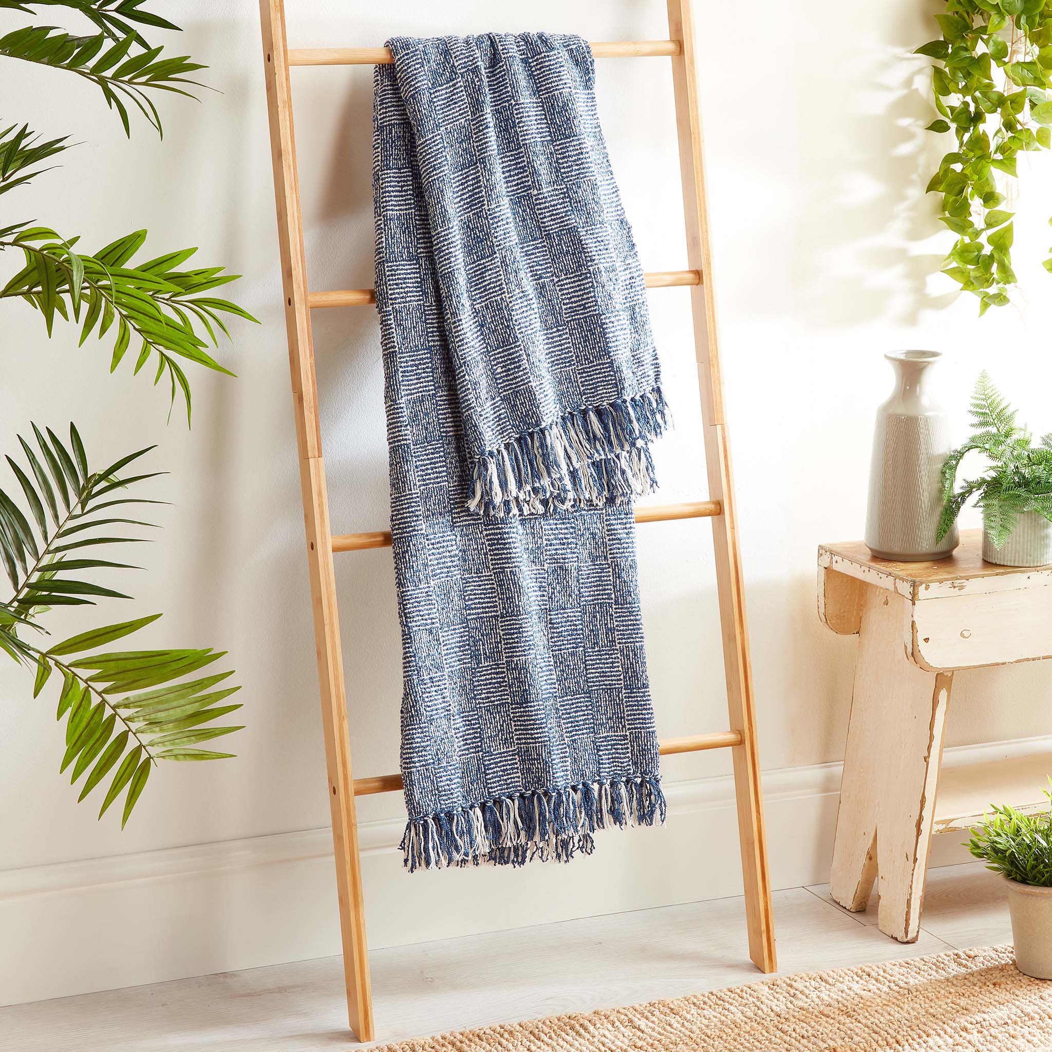 Crosshatch Throw Navy 2
