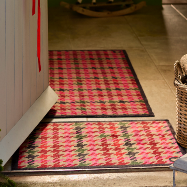 Designer 27 Houndstooth Pink Doormat 2