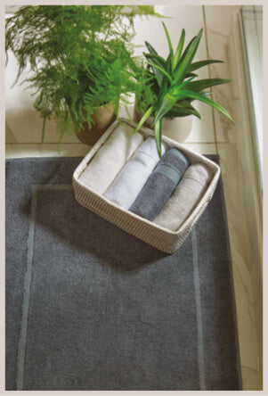 Picture of Hug Bamboo graphite hotel shower mat