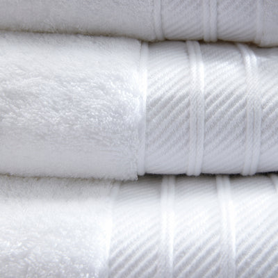 Hug Bamboo Luxury Bath Towels - White